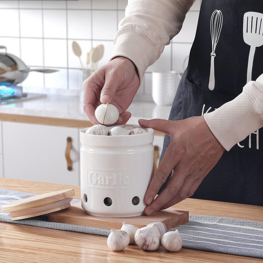 ontube-garlic-keeper-with-wooden-lid-45--2.jpg
